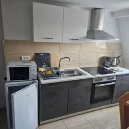 Apartment Schoene Vollausgestattete Monteurs- Gaestewohnungen 6103